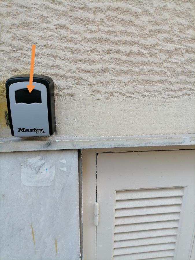 Filopappou Decent Apartment Athen Exterior foto