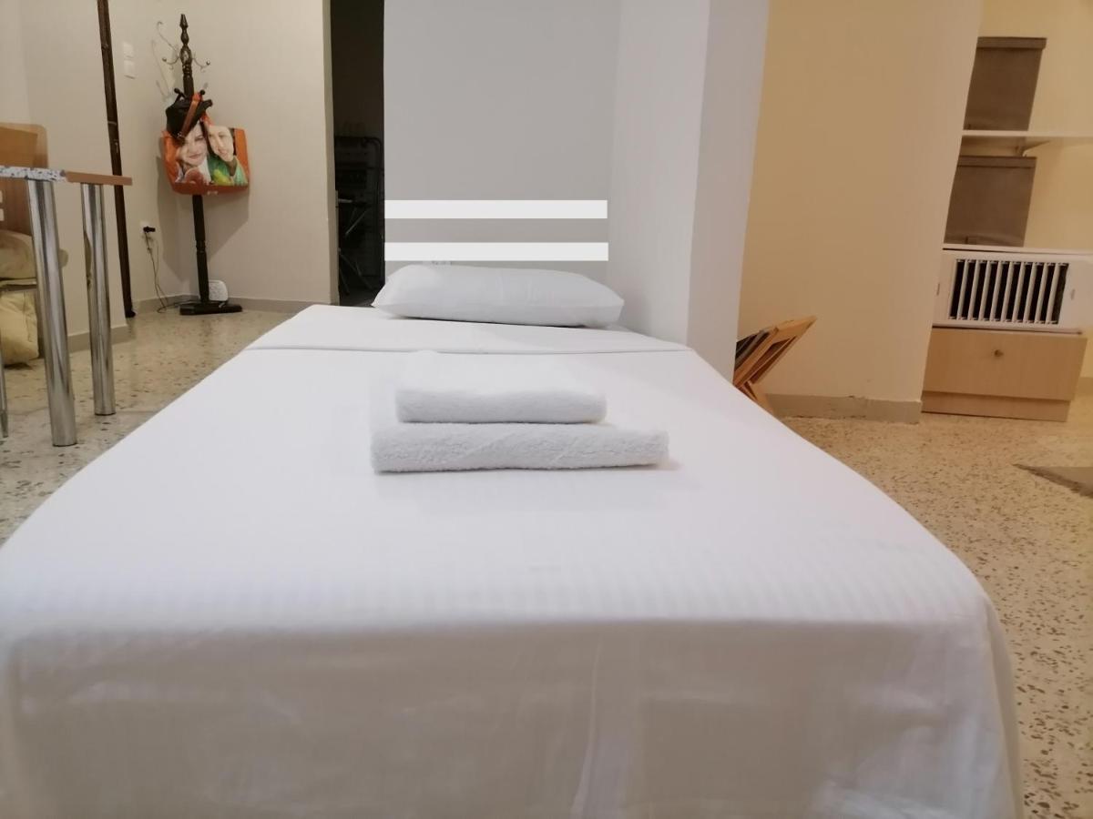 Filopappou Decent Apartment Athen Exterior foto