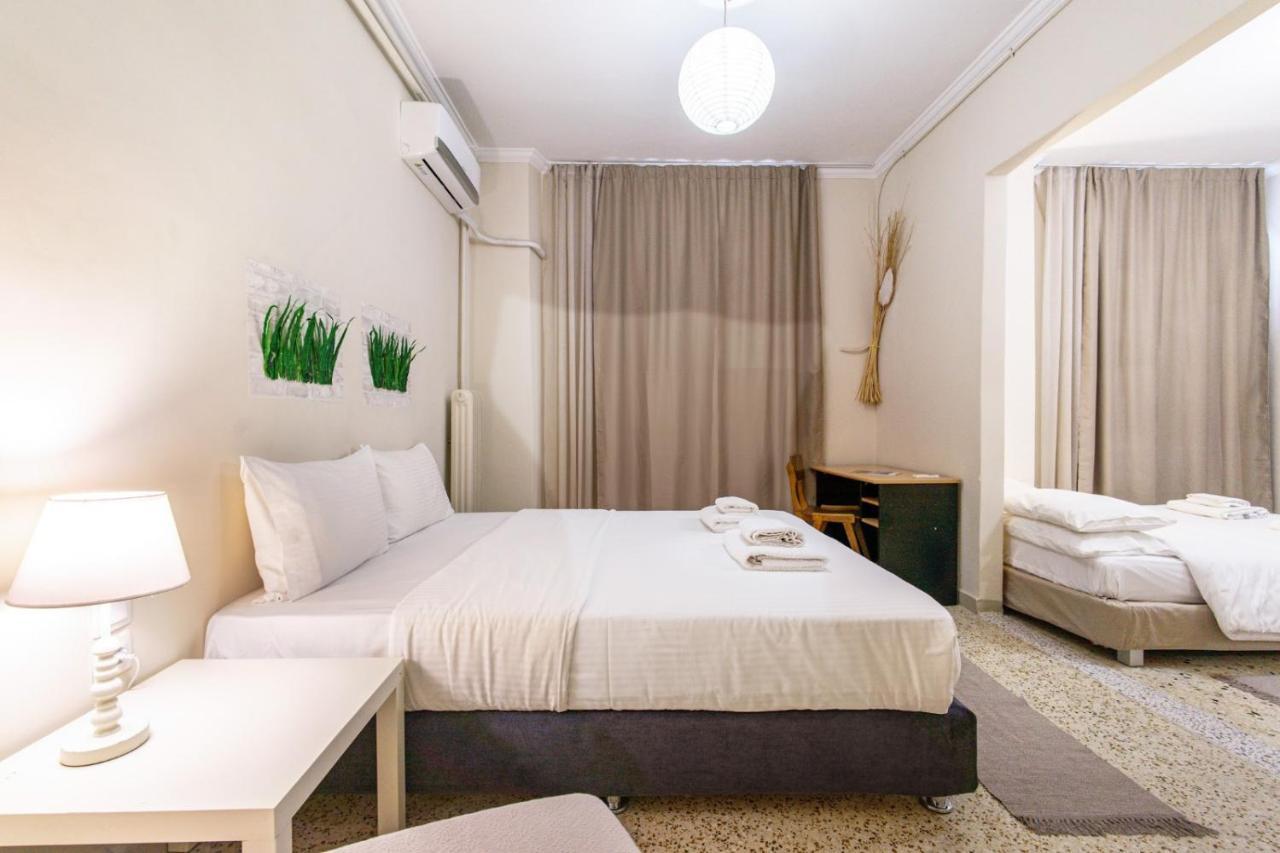 Filopappou Decent Apartment Athen Exterior foto